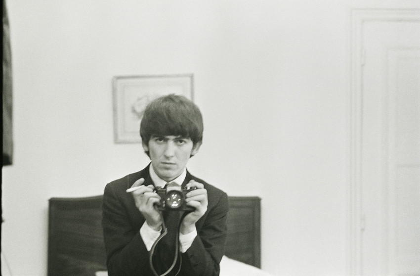 George Harrison - Living In The Marterial World ist ein Dokumentarfilm von Martin Scorsese über den Leadgitarristen der Beatles.